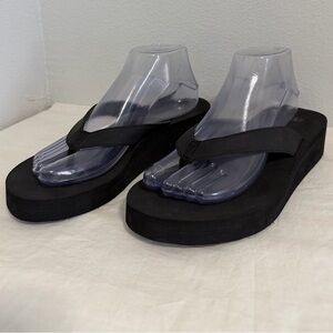 UGG Dani Wedge flip-Flop sandals black size 9